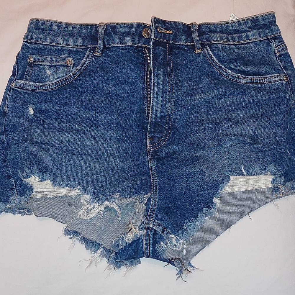 Zara cut off Jean Shorts